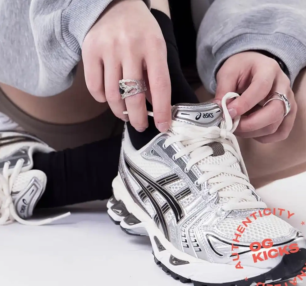 Gel-Kayano ASICS Plum Black Cream Metallic 14 0527